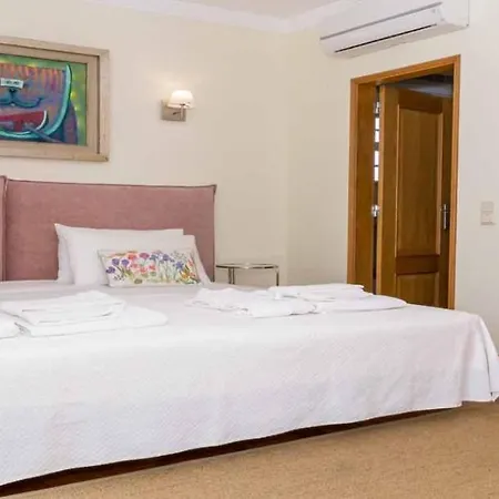 Fantastic With Private Heatable Pool Olhos de Agua (Albufeira)
