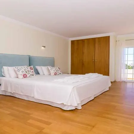 Fantastic With Private Heatable Pool Villa *